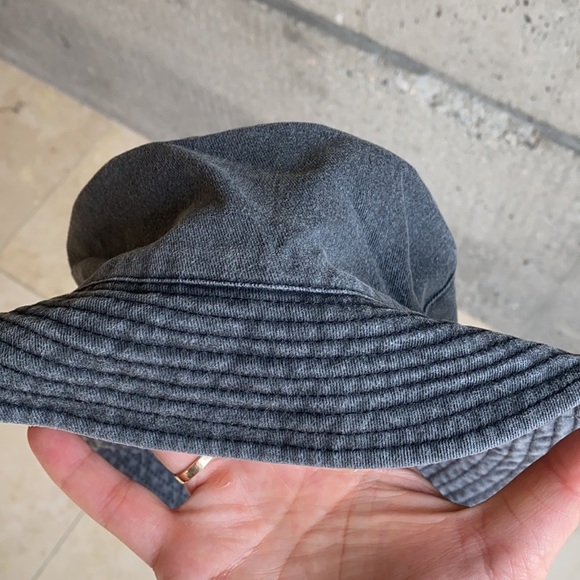 Gray Chambray Bucket Hat H&M - Picture 3 of 7